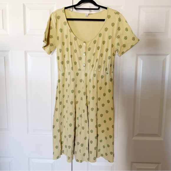 kate quinn Dresses & Skirts - Kate Quinn Yellow Mini Ribbed Cactus Print Dress